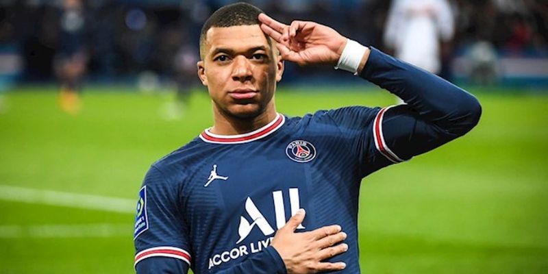 Các cầu thủ nổi tiếng với sự nghiệp đồ sộ